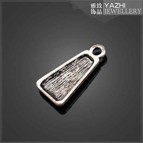 zh7655工厂直销批发零售复古古银梯型光片饰品吊坠配件电镀合金